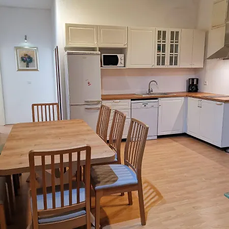 Spacious 140m2 Downtown 3 Bedroom Сплит