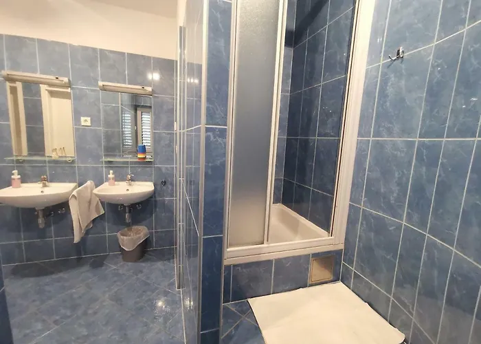 Spacious 140m2 Downtown 3 Bedroom