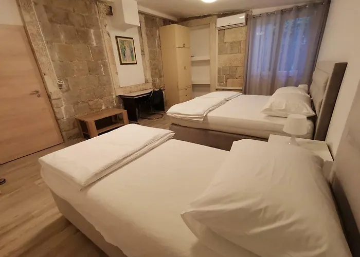 Spacious 140m2 Downtown 3 Bedroom Σπλιτ