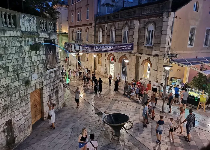 Spacious 140m2 Downtown 3 Bedroom